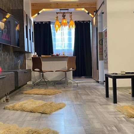 Tiki'S Bar Studio Bukareszt Zewnętrze zdjęcie