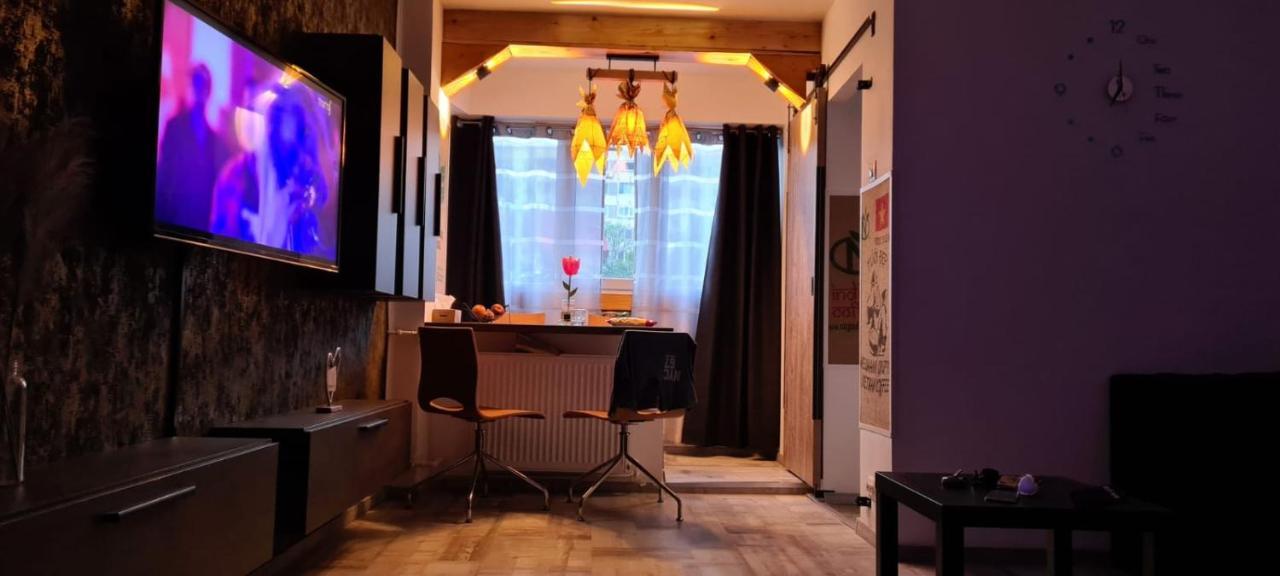 Tiki'S Bar Studio Bukareszt Zewnętrze zdjęcie