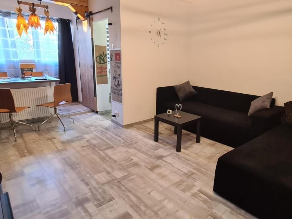 Tiki'S Bar Studio Bukareszt Zewnętrze zdjęcie